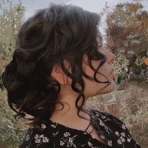 Meet your Posher, Tia